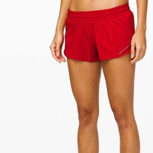 Lululemon 2.5” Hotty Hot shorts